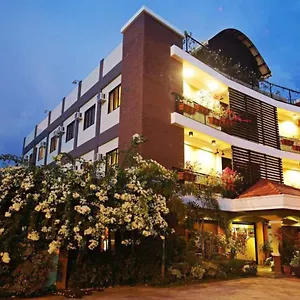 https://reddoorz-plus-conclave-hotel-davao-city.davao-hotels.com